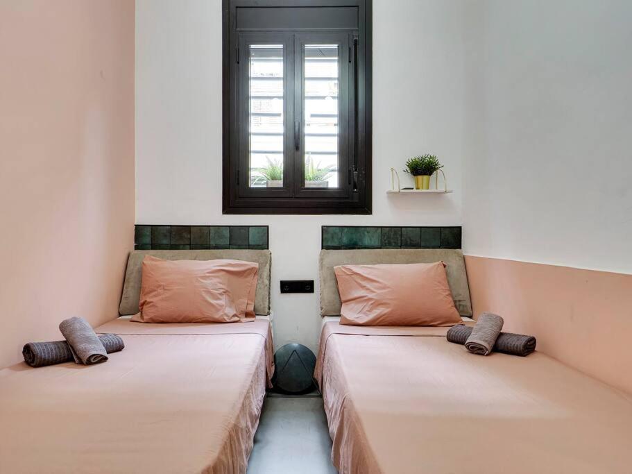 Casa Maria Townhouse- Terrace-4 Bedrooms L'Hospitalet de Llobregat Exterior foto
