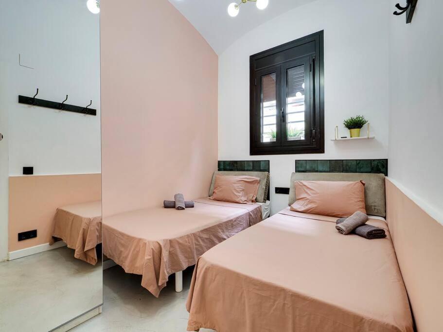 Casa Maria Townhouse- Terrace-4 Bedrooms L'Hospitalet de Llobregat Exterior foto