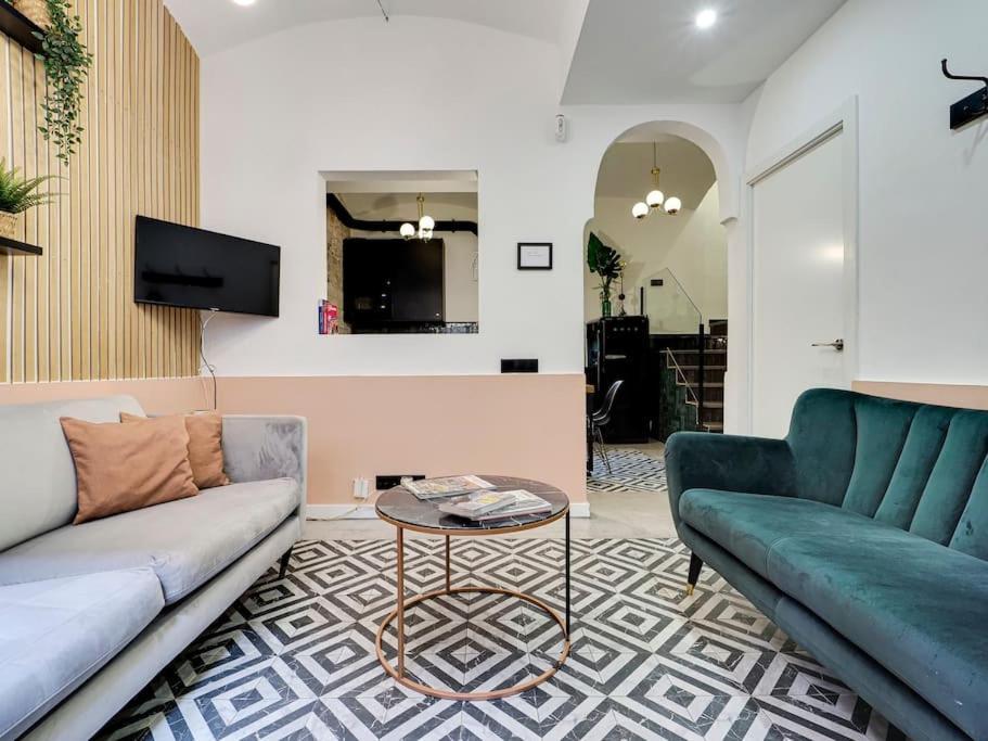 Casa Maria Townhouse- Terrace-4 Bedrooms L'Hospitalet de Llobregat Exterior foto