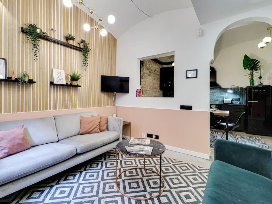 Casa Maria Townhouse- Terrace-4 Bedrooms L'Hospitalet de Llobregat Exterior foto